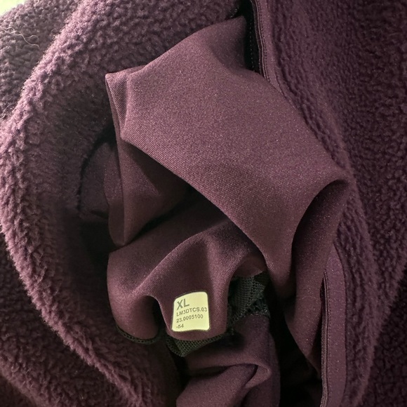 Lululemon Men’s Fleece Purple Half-Zip Sweater - Picture 3 of 3